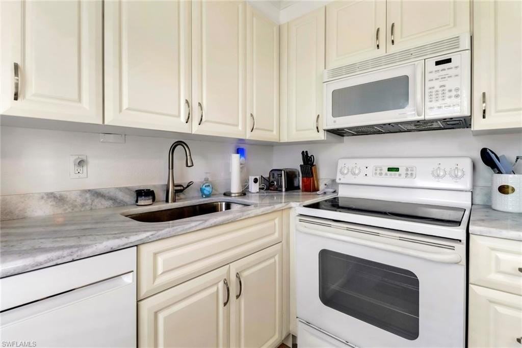 207 8th Ave S #207A - Photo 7 of 26
