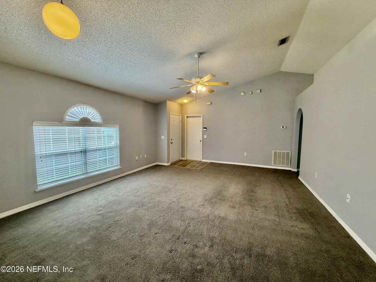 8311 Oak Crossing Dr W - Photo 5 of 25