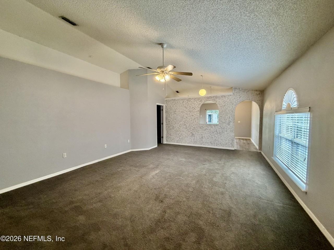8311 Oak Crossing Dr W - Photo 6 of 25