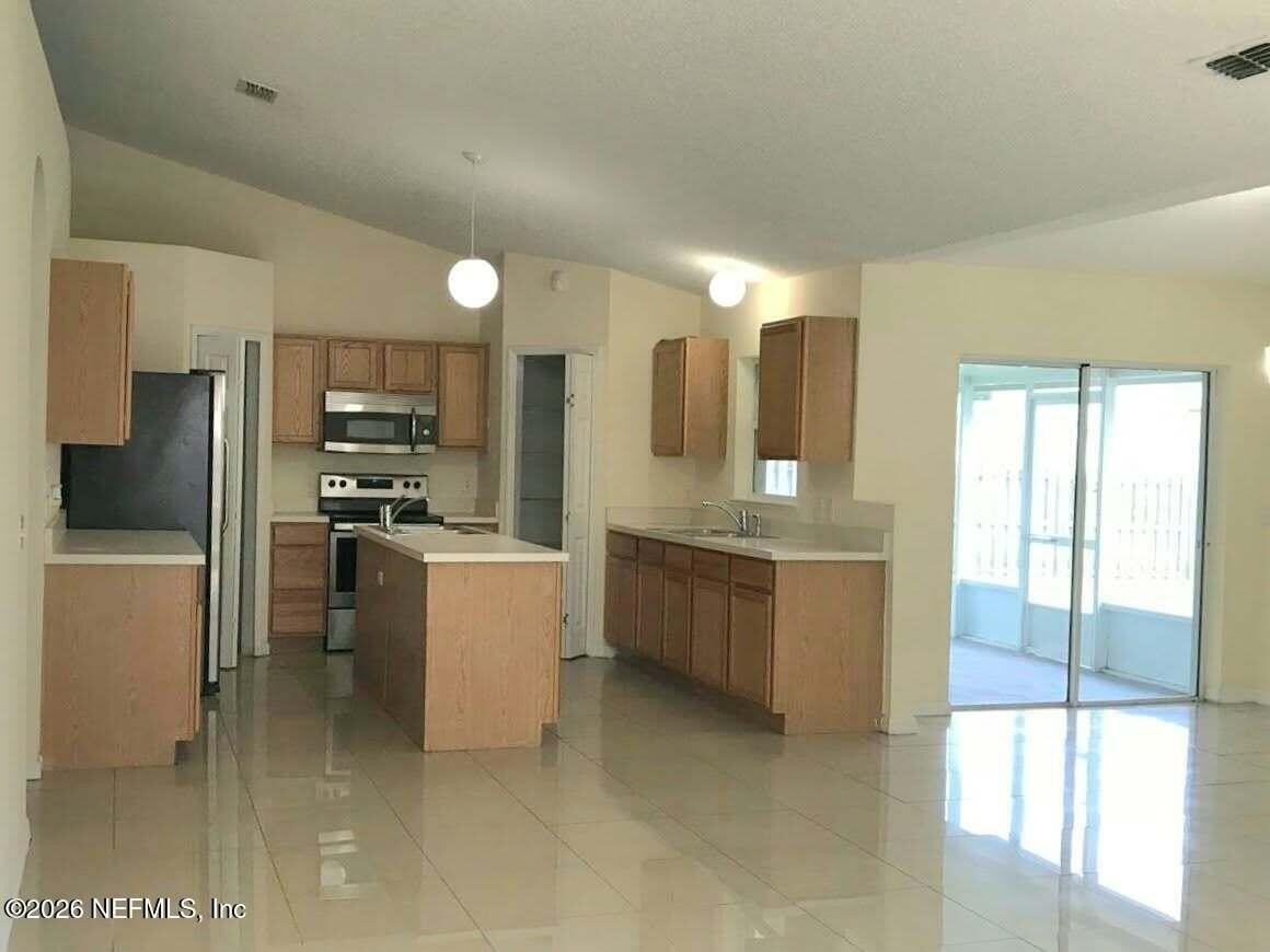 5490 Lafayette Park Dr N - Photo 3 of 15