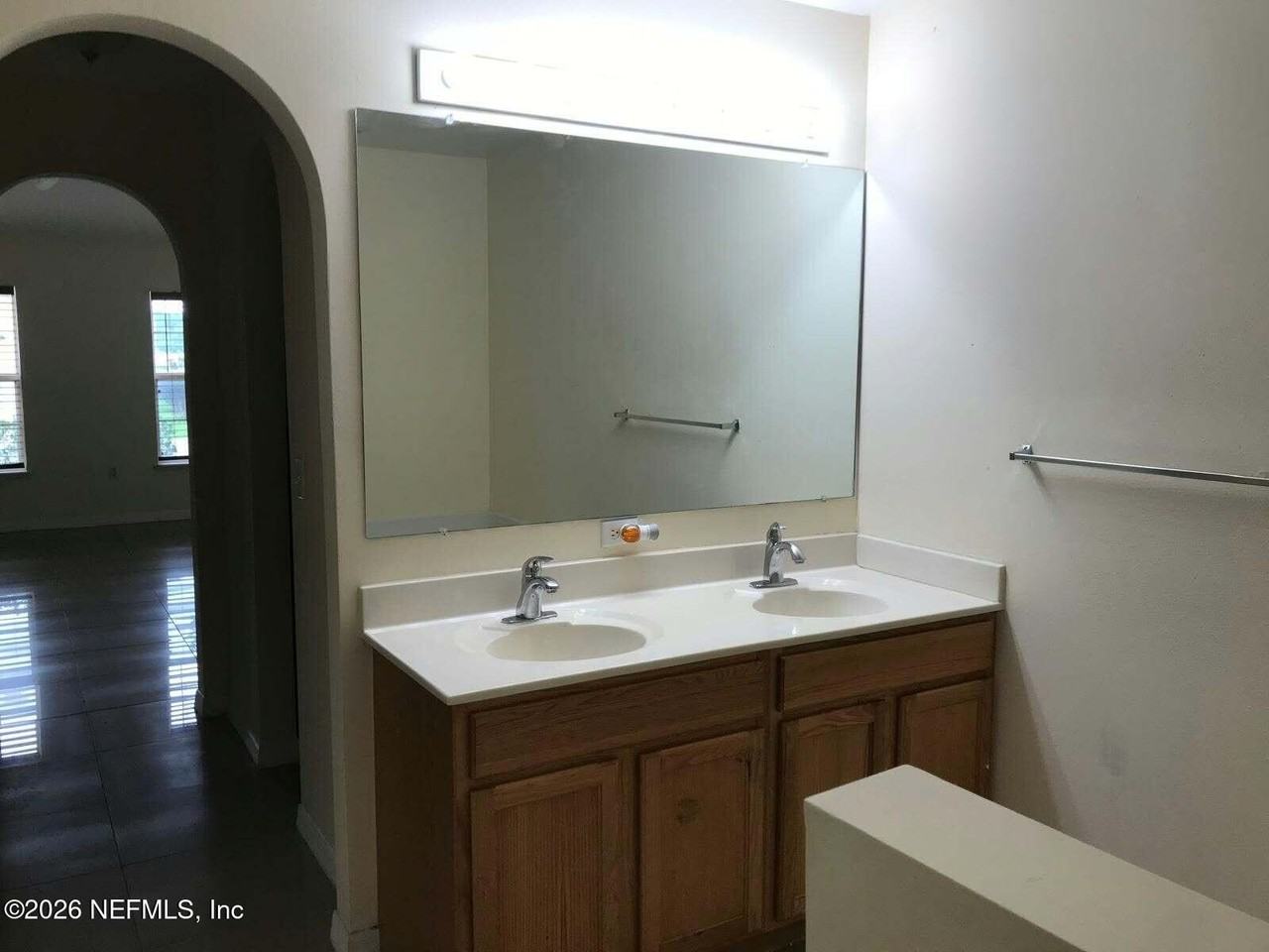 5490 Lafayette Park Dr N - Photo 7 of 15