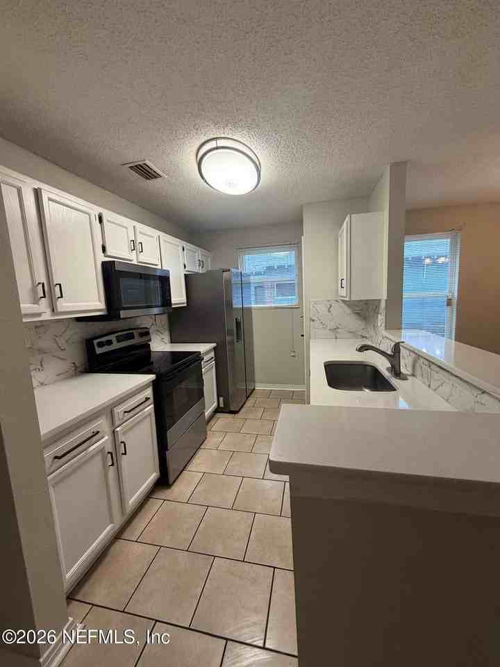 419 King St - Photo 3 of 15