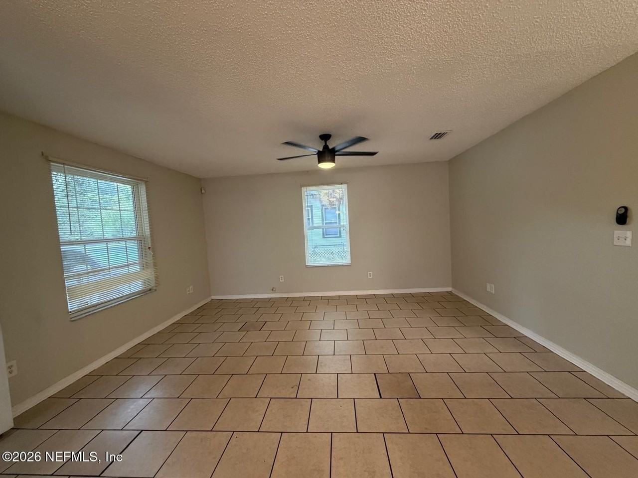 419 King St - Photo 4 of 15