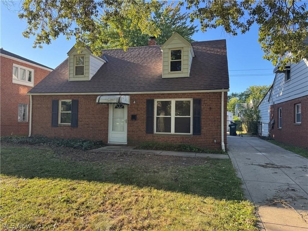 20990 Crystal Ave - Photo 2 of 14