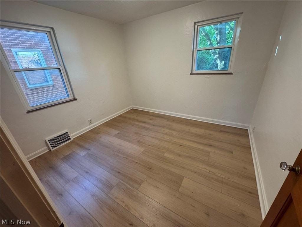 20990 Crystal Ave - Photo 5 of 14