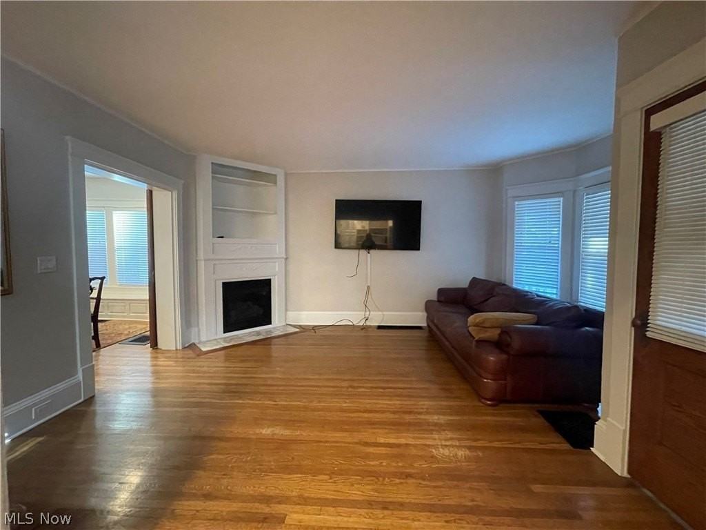 1457 W 116th St - Photo 5 of 26