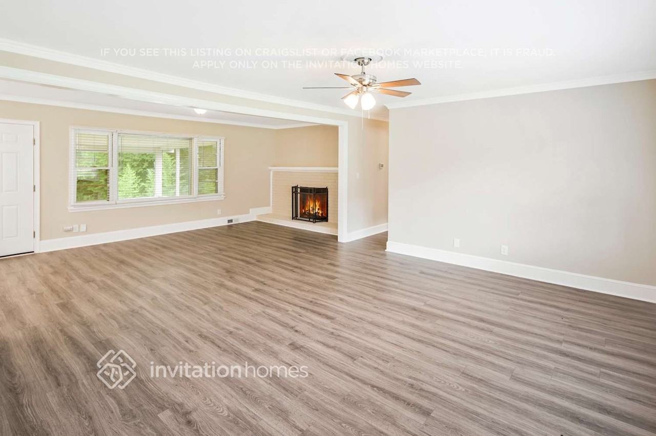 6205 King George Dr - Photo 4 of 32