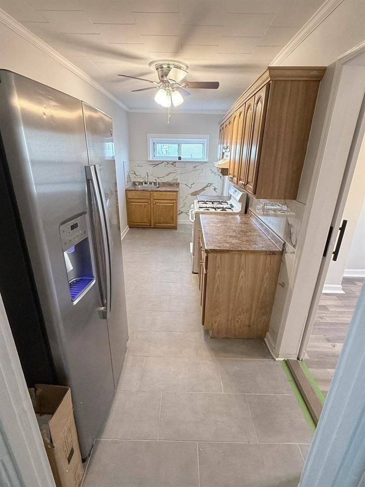 69 W 8th St - Photo 7 of 15