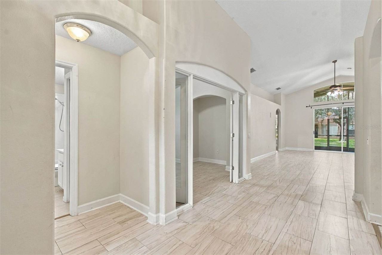16207 Ashley Park Pl - Photo 5 of 50