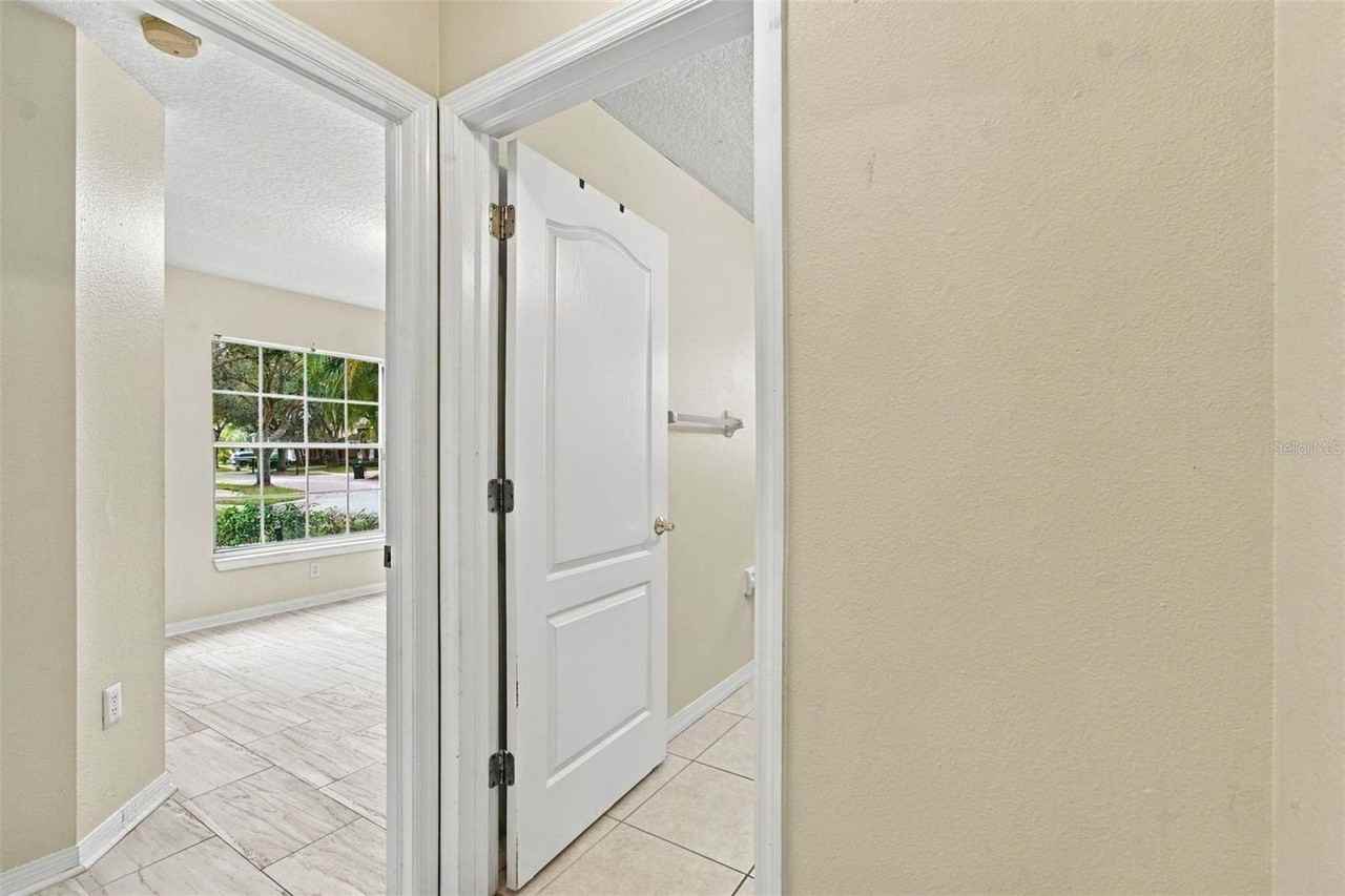 16207 Ashley Park Pl - Photo 7 of 50