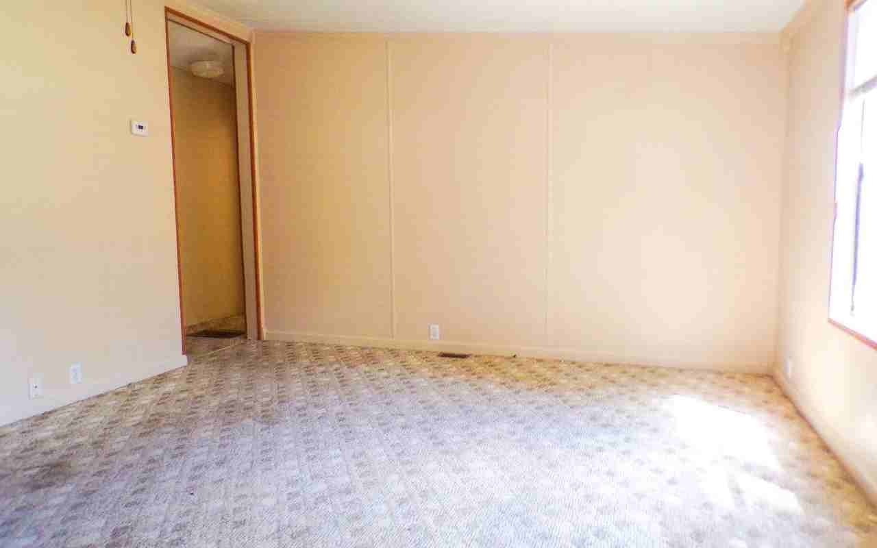 317 Nw Park Dr - Photo 2 of 4