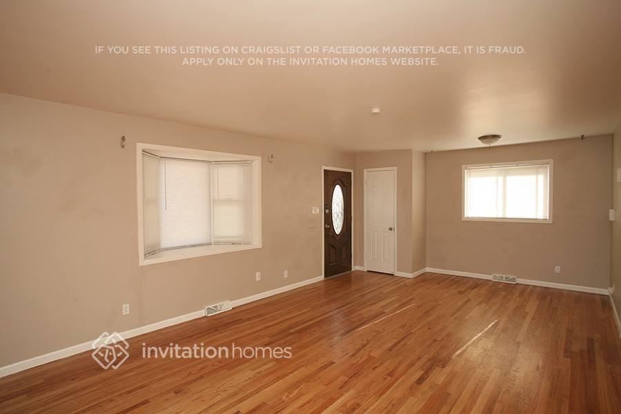8631 Richard Rd - Photo 3 of 22