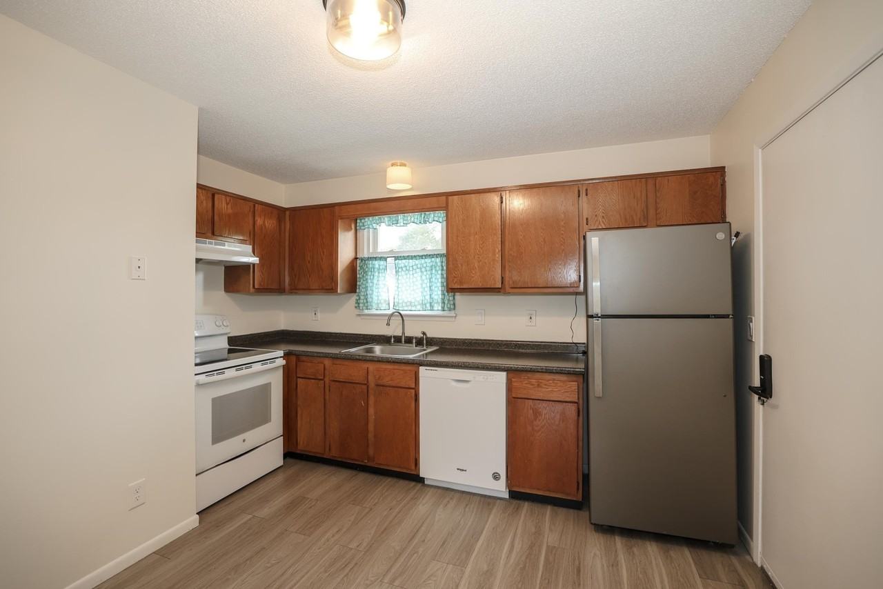 31 Springview Ave #3 - Photo 3 of 19