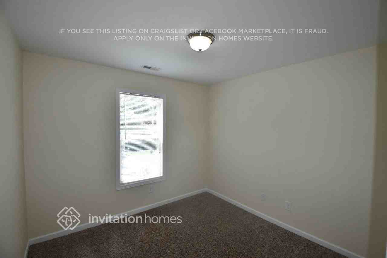 127 Verrazano Pl - Photo 4 of 13