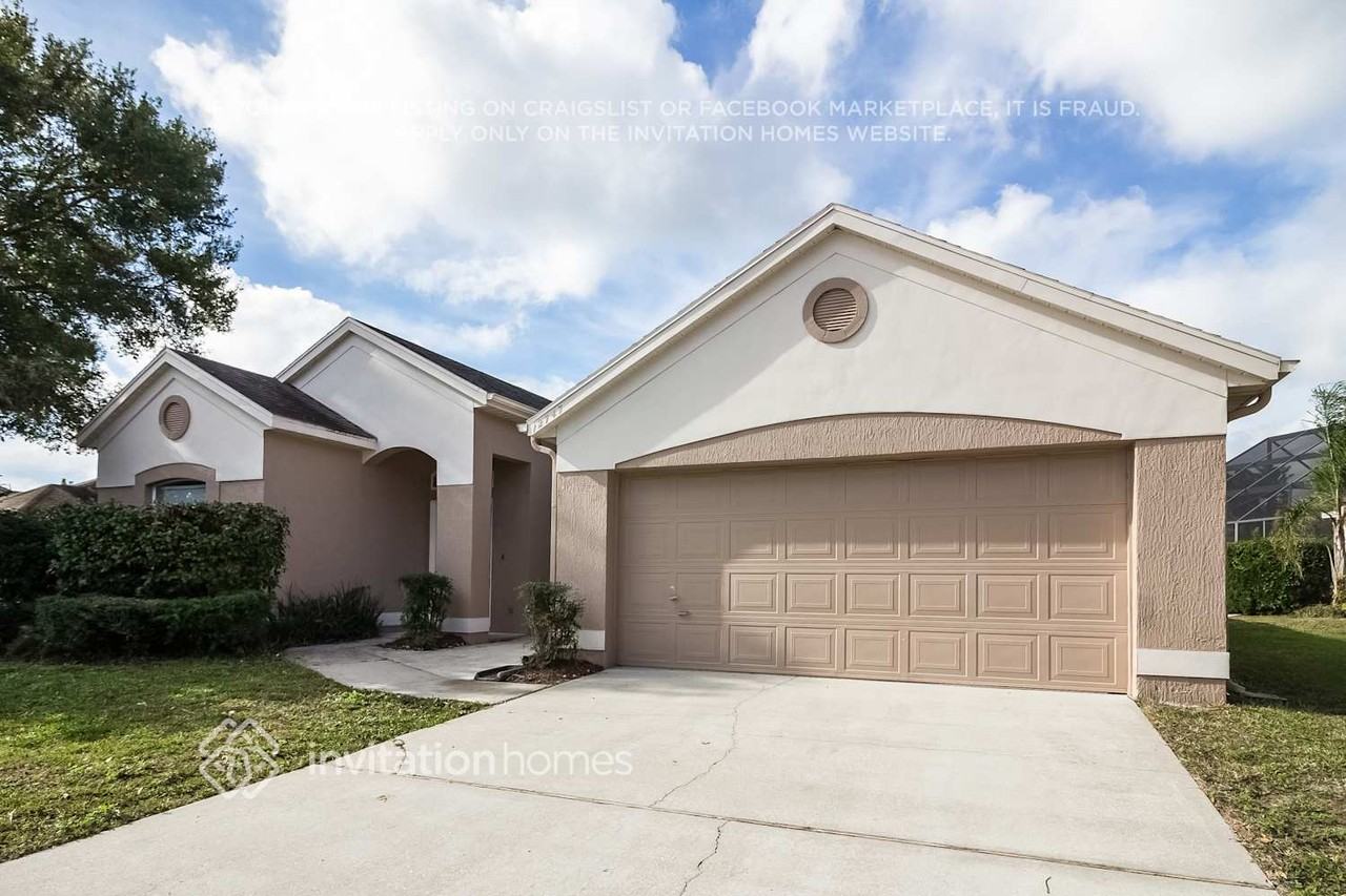12747 Waterhaven Cir - Photo 2 of 20