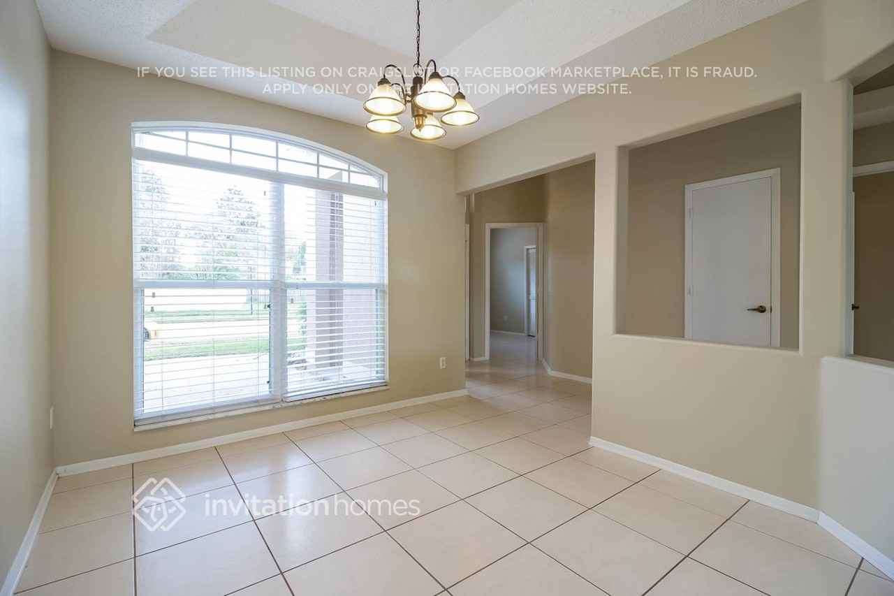 12747 Waterhaven Cir - Photo 7 of 20