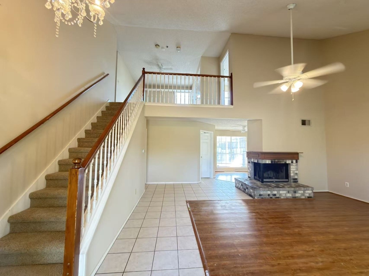 2918 Lake Valley Dr - Photo 2 of 35