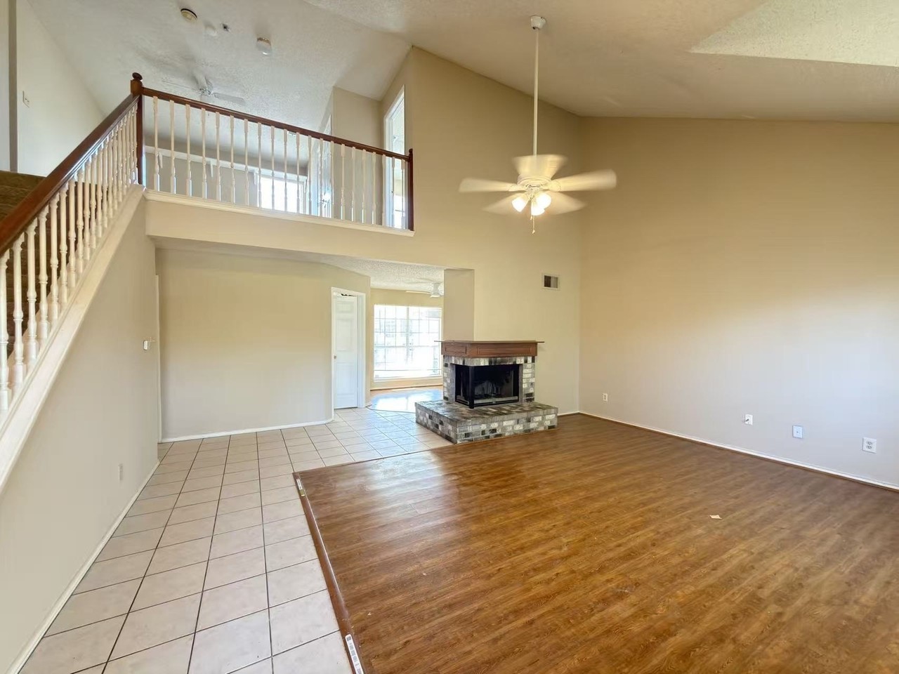 2918 Lake Valley Dr - Photo 3 of 35