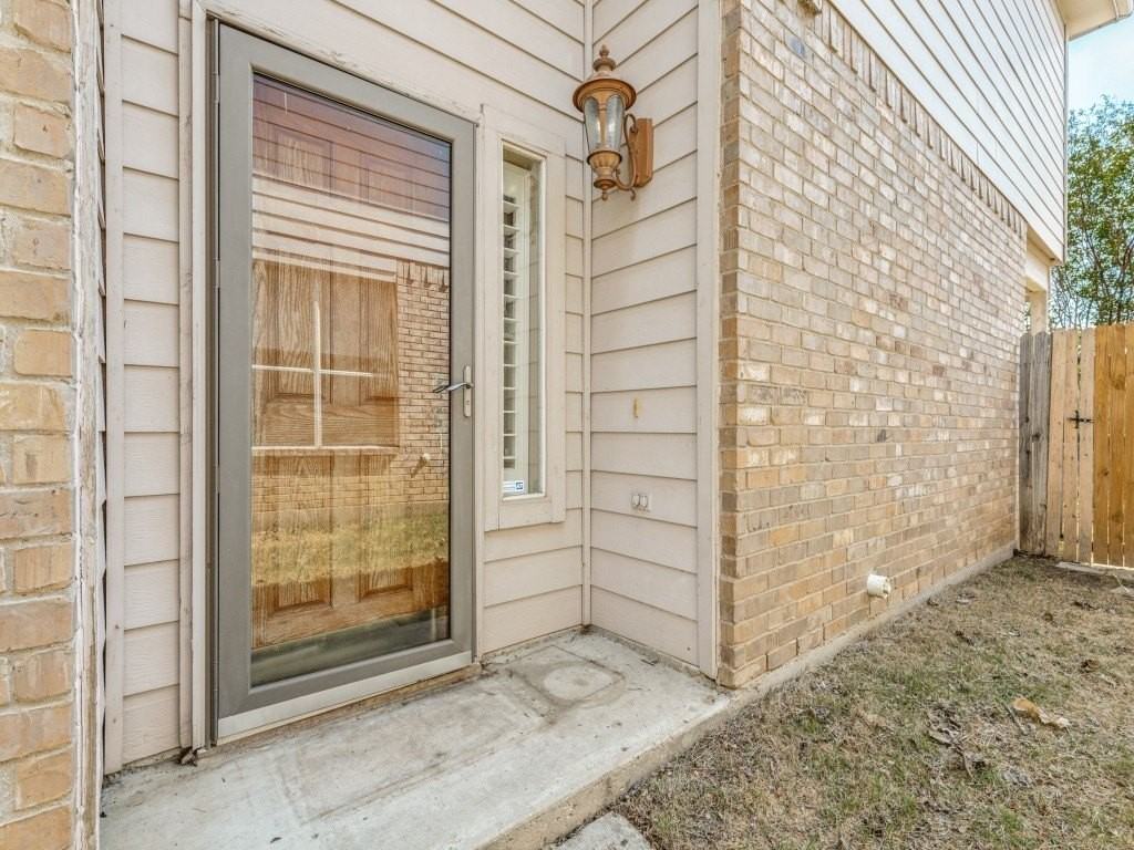 5404 Pecan Creek Cir - Photo 3 of 25