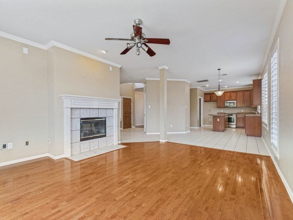 5404 Pecan Creek Cir - Photo 5 of 25