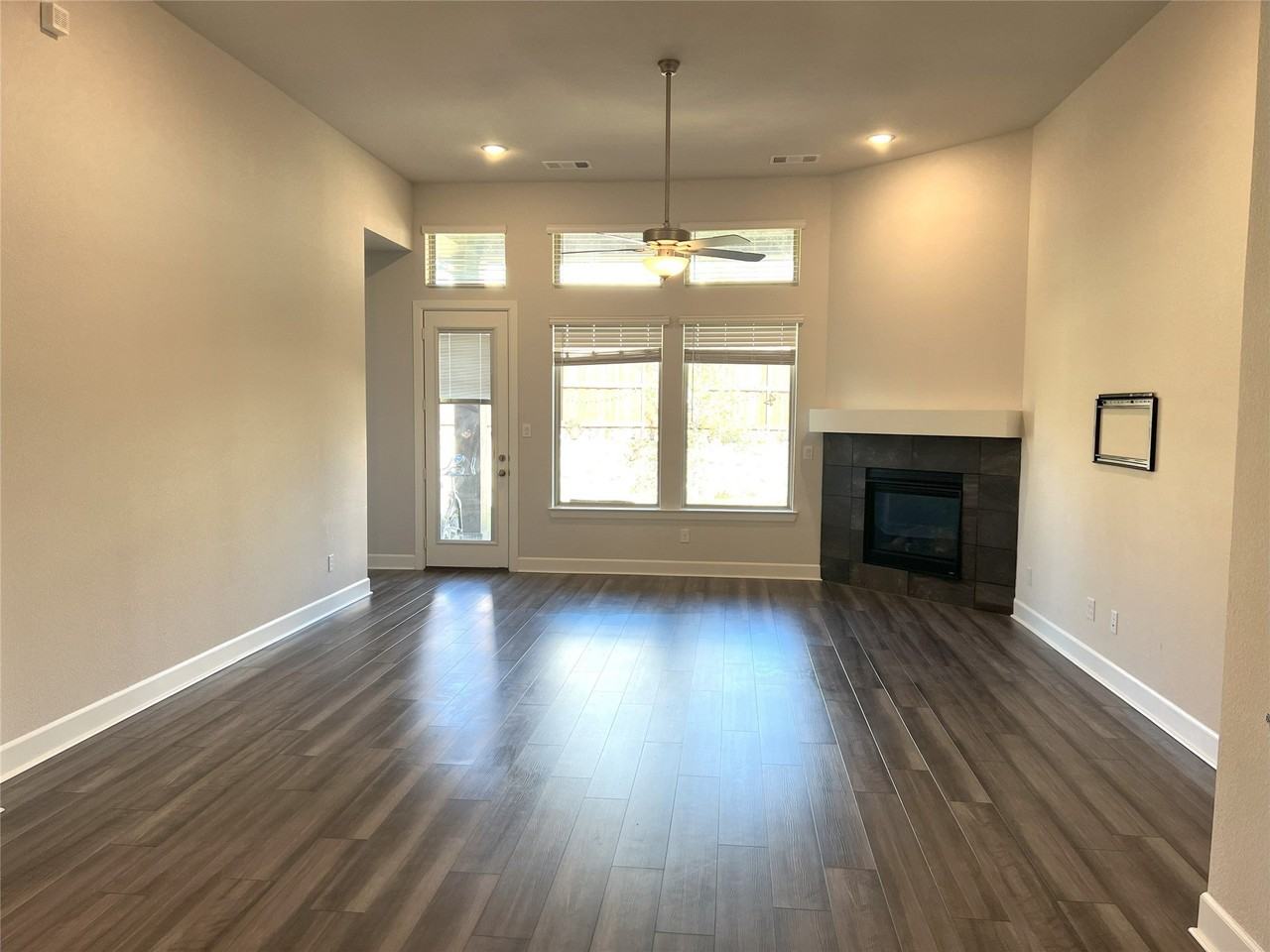 352 Foxthorne Way - Photo 4 of 27