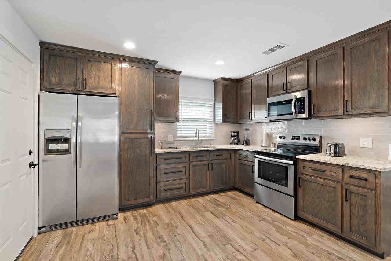 3308 Alaska Ave - Photo 5 of 12