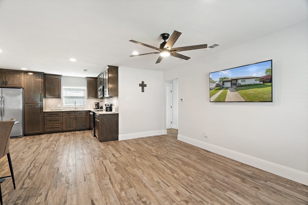 3308 Alaska Ave - Photo 6 of 12