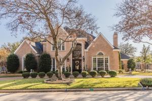 featured image of 3401 Queensbury Way E