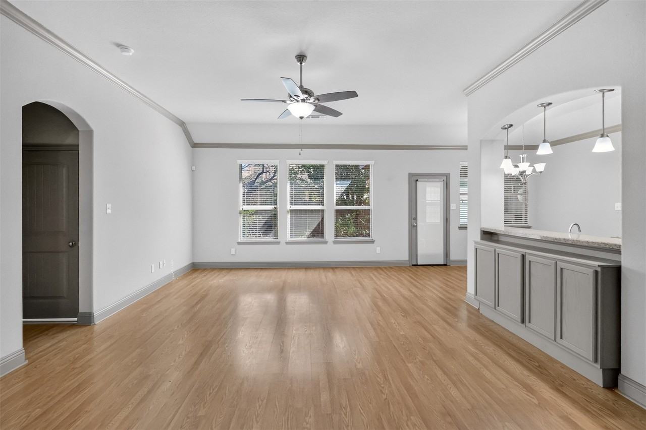 204 Saxon St - Photo 6 of 31
