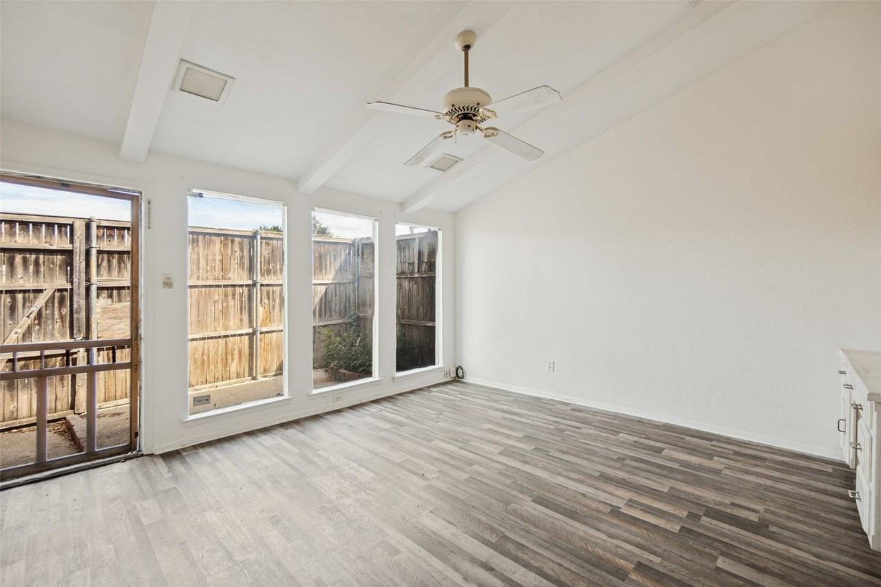11916 Leisure Dr - Photo 2 of 12