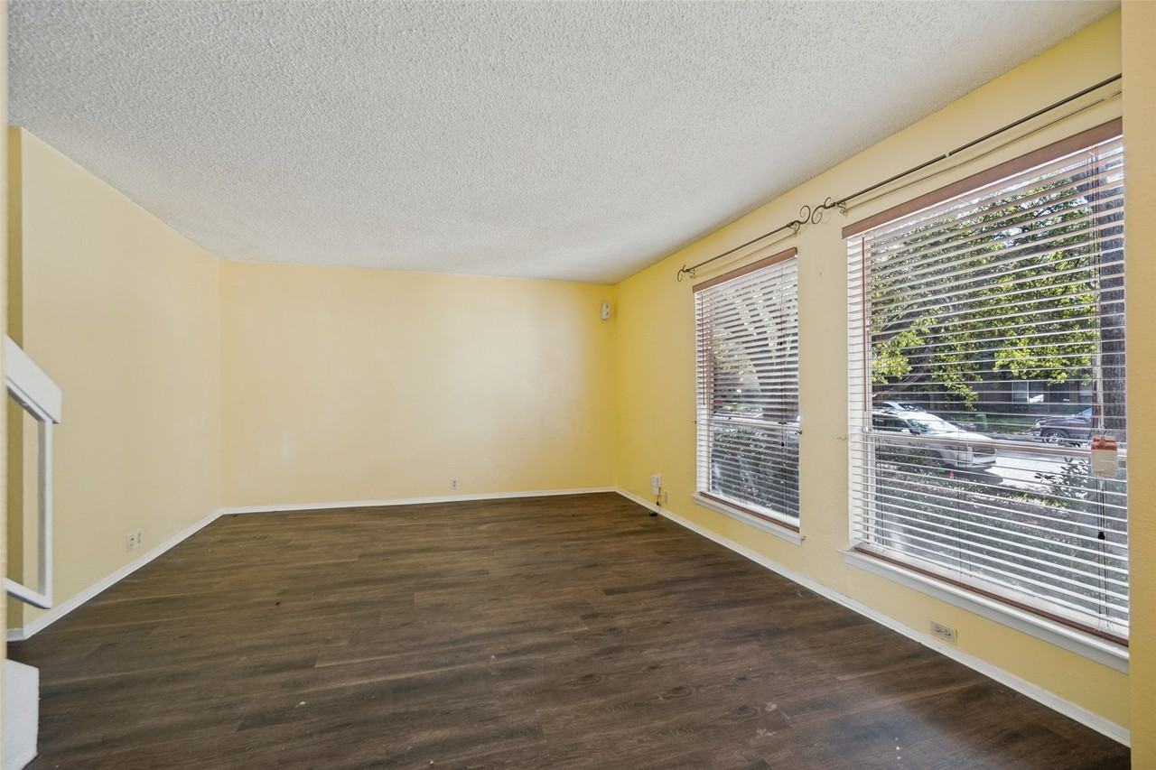 11916 Leisure Dr - Photo 3 of 12