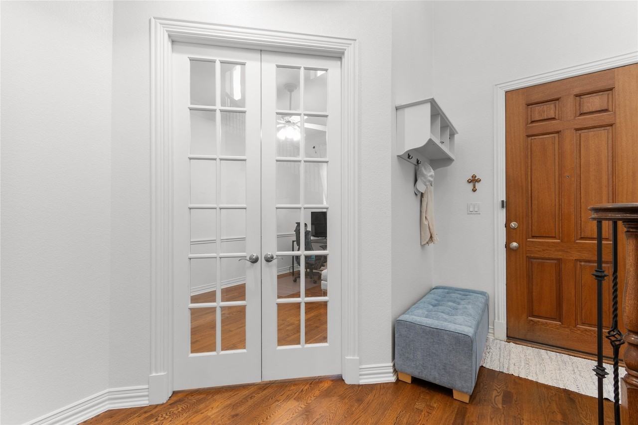 5639 Ellsworth Ave - Photo 2 of 33