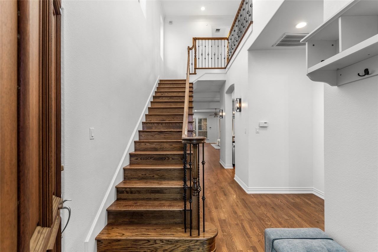 5639 Ellsworth Ave - Photo 3 of 33