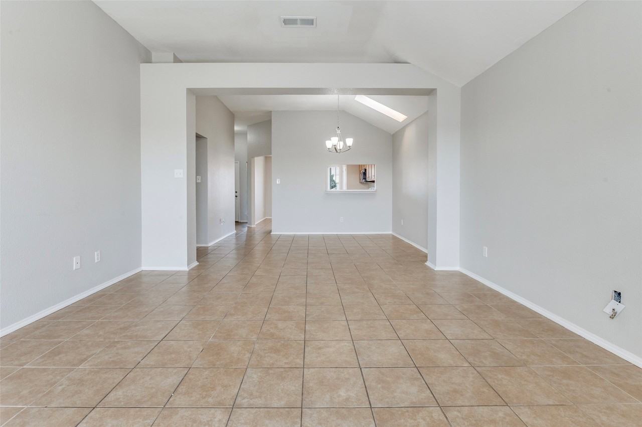 800 Ponselle Dr - Photo 4 of 26