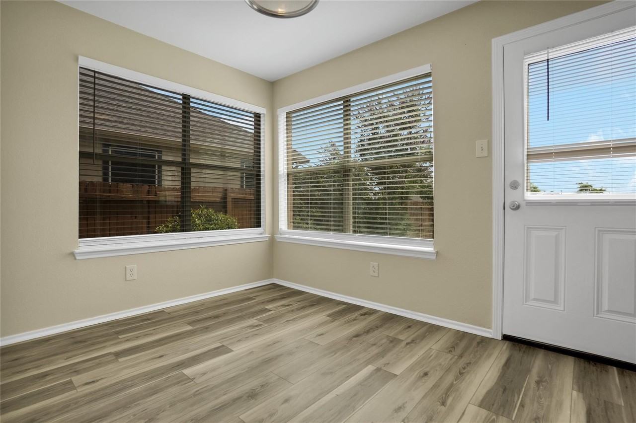 2009 Songbird Dr - Photo 6 of 15