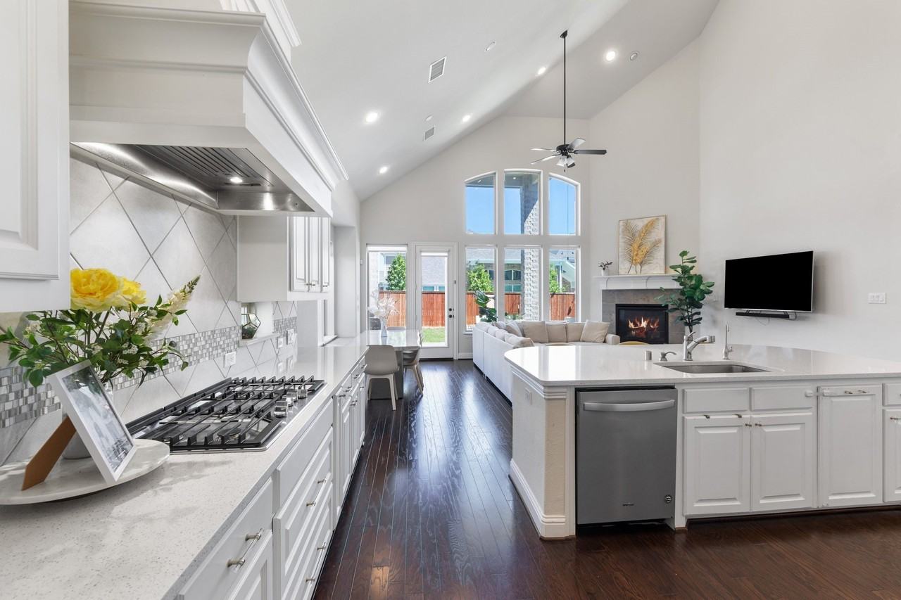 4827 Saguaro Rdg - Photo 4 of 40