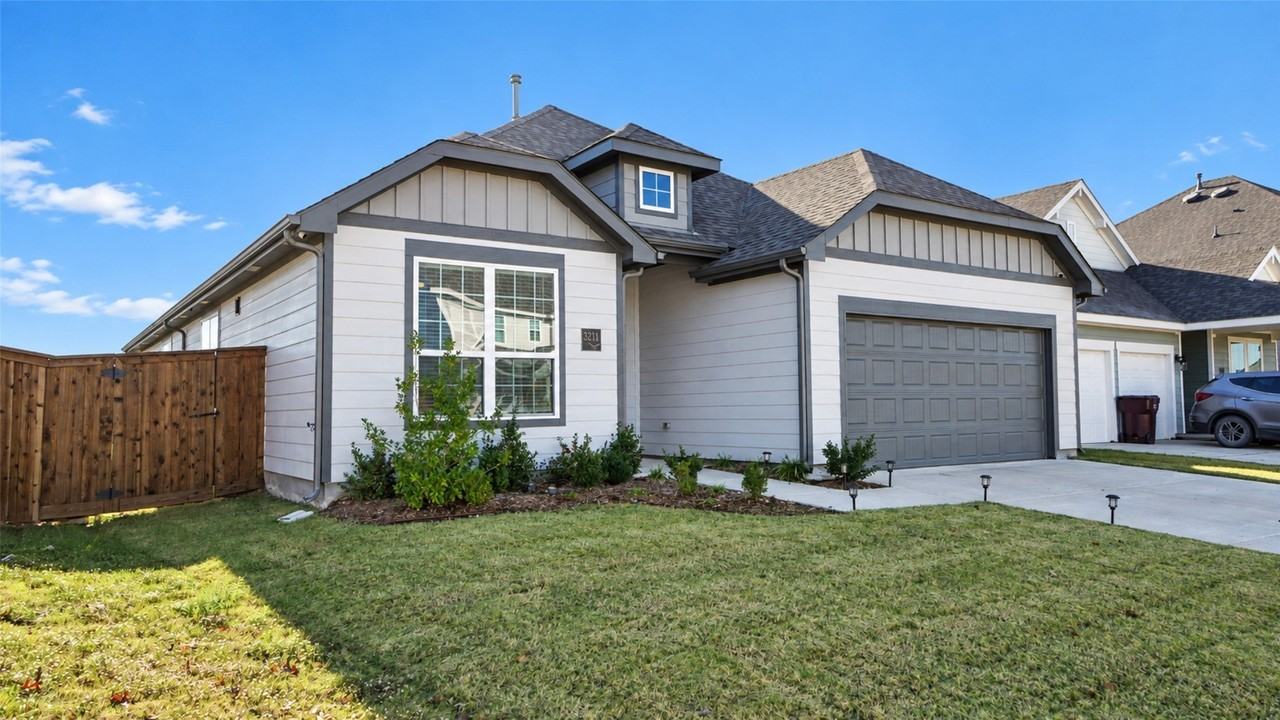 3211 Buffalo Creek Cir - Photo 2 of 26