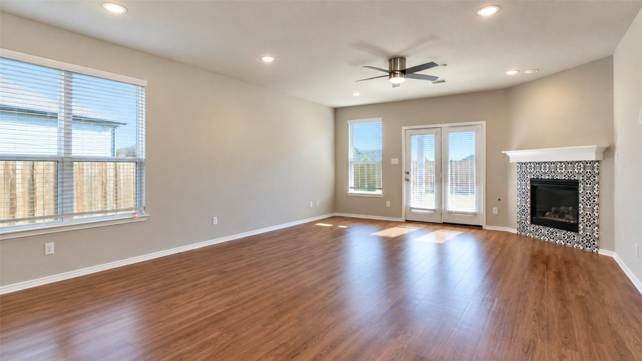 3211 Buffalo Creek Cir - Photo 3 of 26