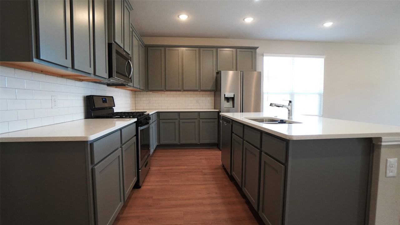 3211 Buffalo Creek Cir - Photo 4 of 26