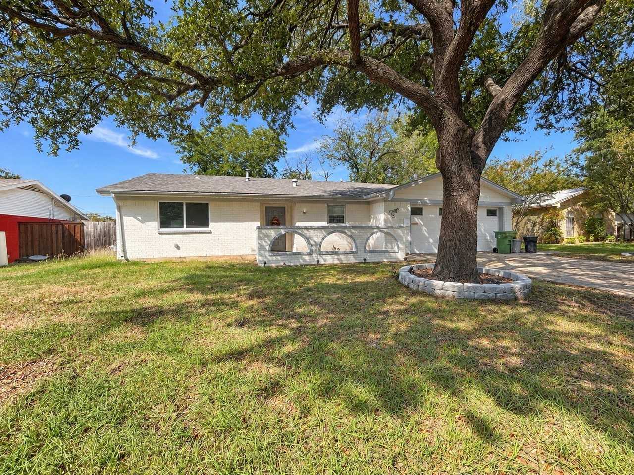 5125 Cloyce Ct - Photo 2 of 30