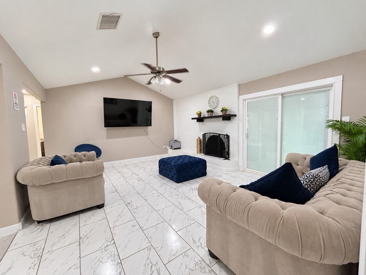 5125 Cloyce Ct - Photo 6 of 30