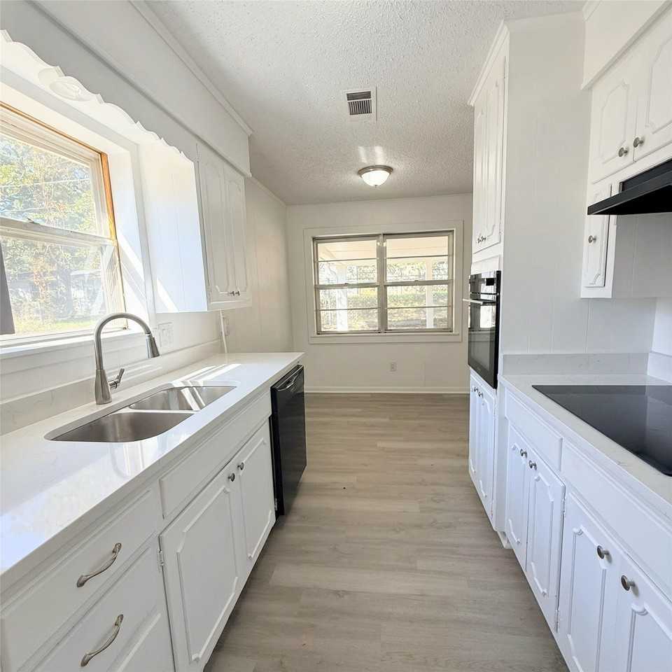 905 Seymore Cir - Photo 5 of 27