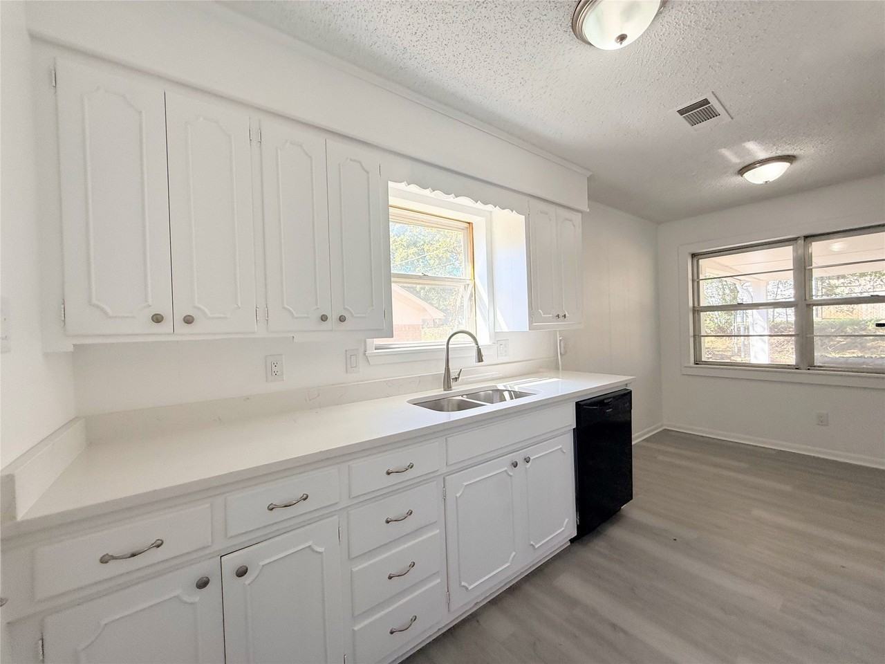 905 Seymore Cir - Photo 7 of 27