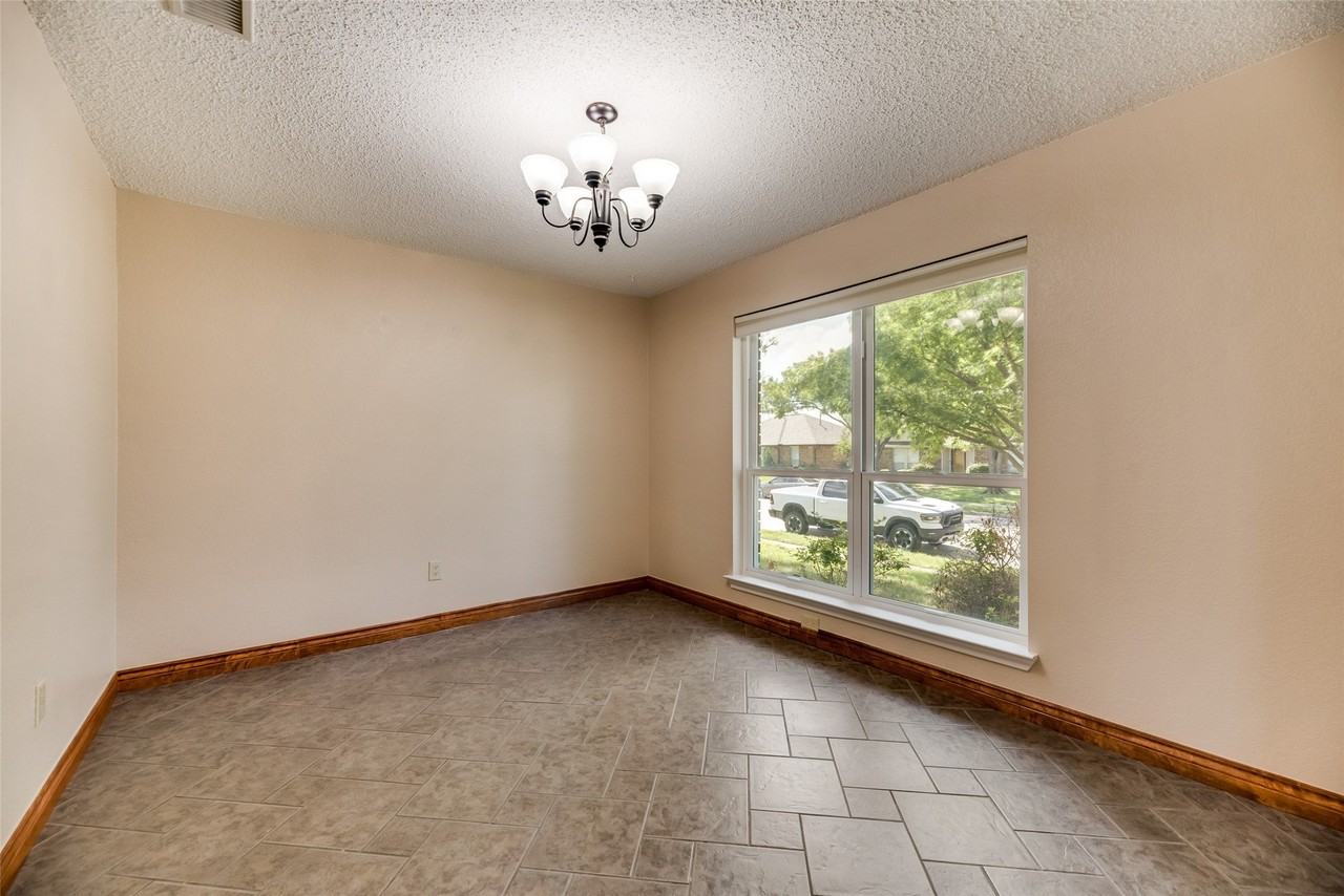1307 E Branch Hollow Dr - Photo 7 of 20
