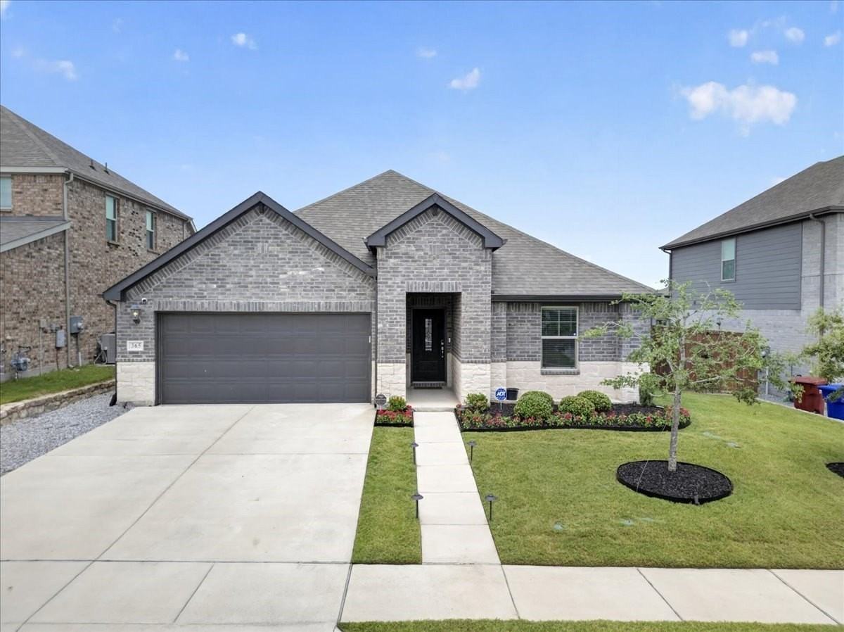 365 Mohan Dr - Photo 2 of 40