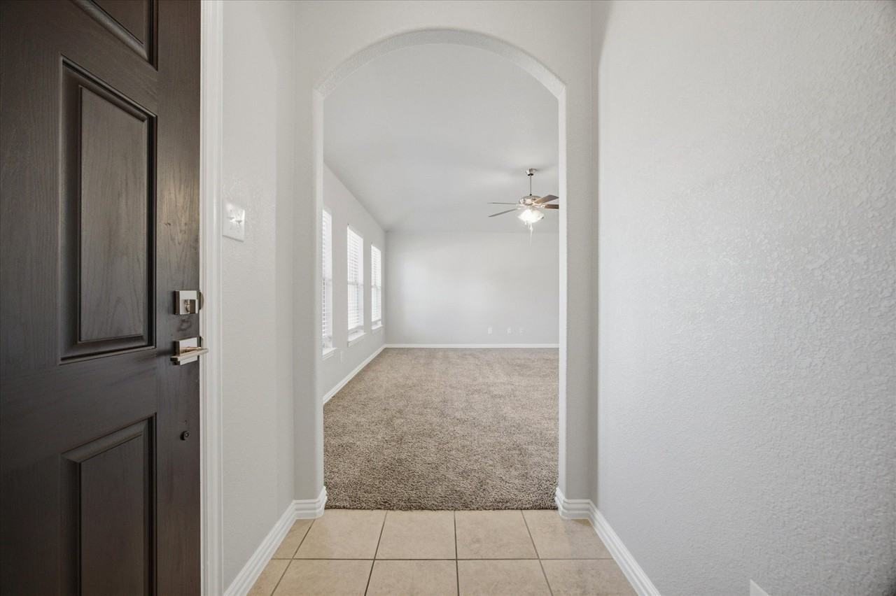 408 Northgate Dr - Photo 5 of 30