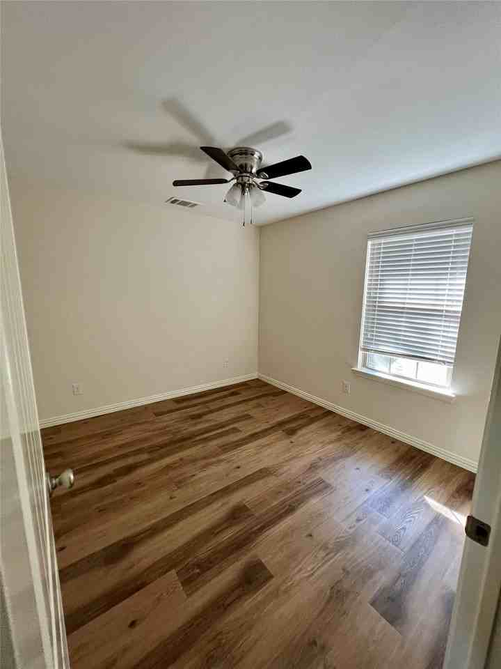 1528 N Broughton St #1528 - Photo 2 of 8