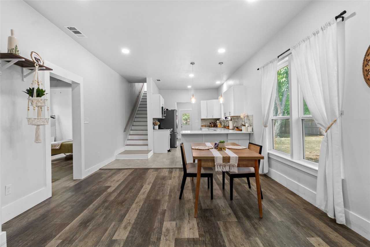 2200 N Beaton St - Photo 5 of 32