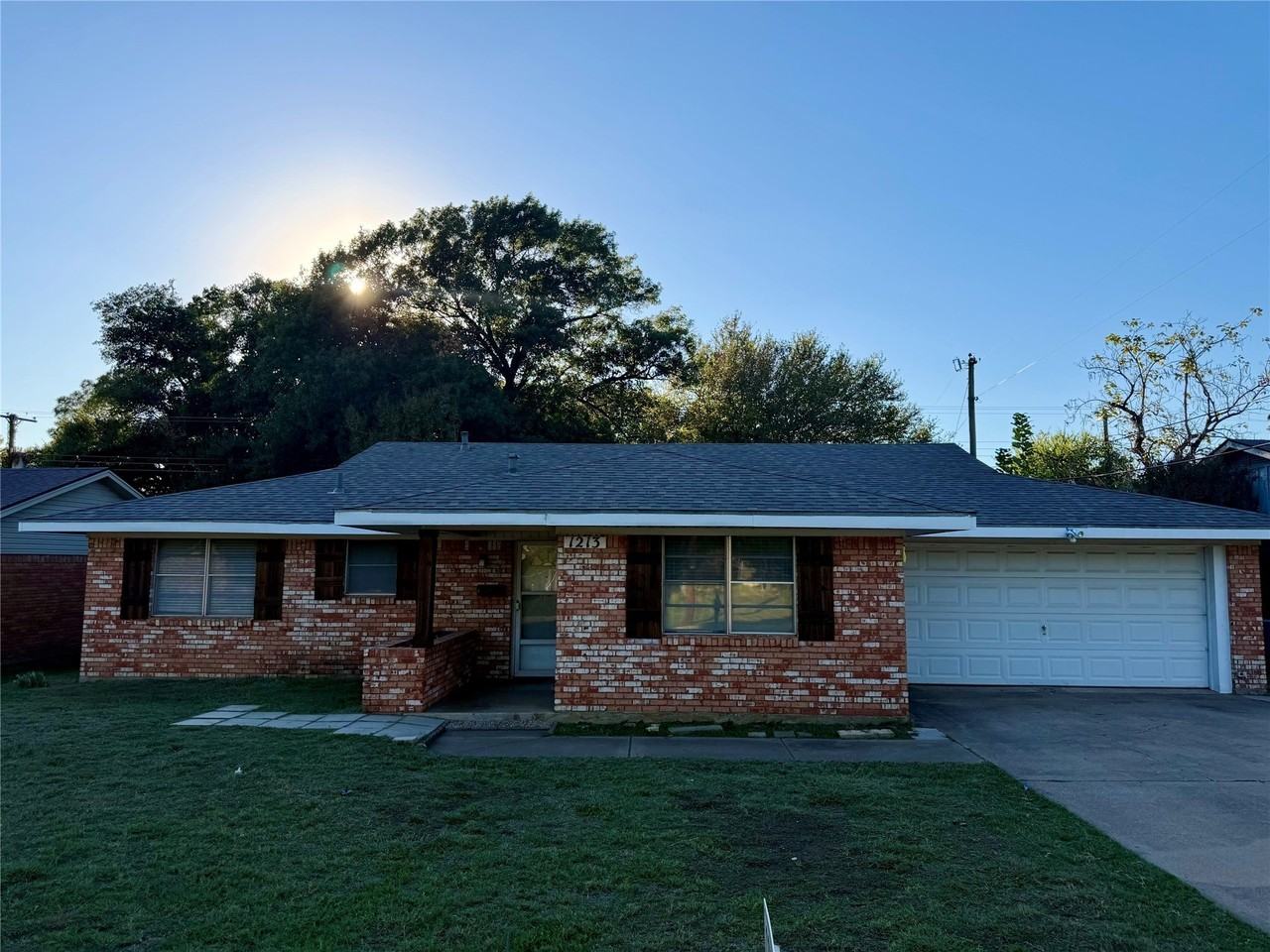 1213 Mary Dr - Photo 2 of 21