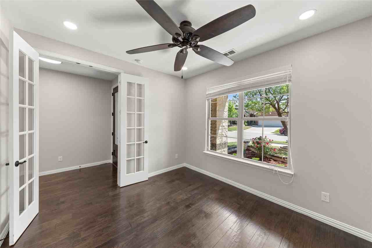 740 Sundrop Dr - Photo 5 of 27